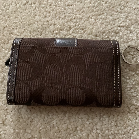 Coach Monogram Brown Canvas/Leather Wallet Coin Purse With Key Chain & Coach Box - Picture 13 of 17